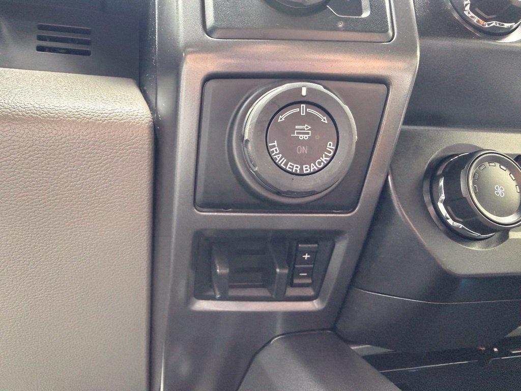 Used 2020 Ford F150 XLT w/ Equipment Group 302A Luxury AWD/4WD image 25