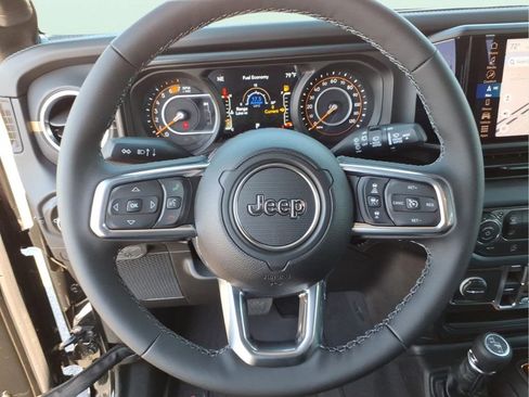 New 2026 Jeep Wrangler Unlimited Sahara AWD/4WD image 17