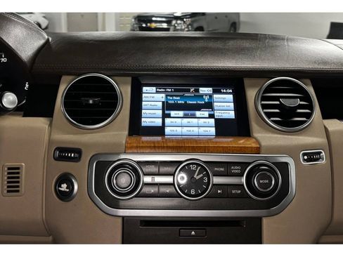 Used 2015 Land Rover LR4 HSE LUX image 30