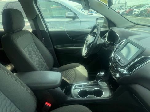 Used 2018 Chevrolet Equinox LT FWD image 4