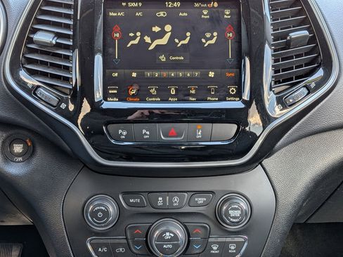 Certified 2021 Jeep Cherokee Limited w/ Elite Package image 27