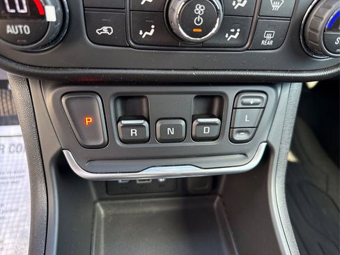 Used 2021 GMC Terrain SLE w/ Driver Convenience Package image 35