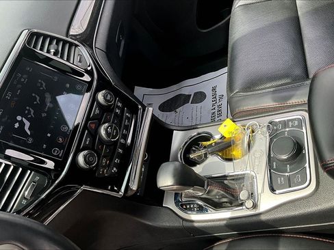 Used 2020 Jeep Grand Cherokee Trailhawk w/ Trailhawk Luxury Group image 18