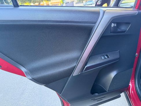 Used 2018 Toyota RAV4 LE w/ All Weather Liner Package FWD image 15