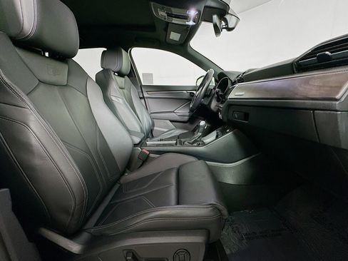 Used 2023 Audi Q3 2.0T Premium w/ Black Optic Sport Package image 8