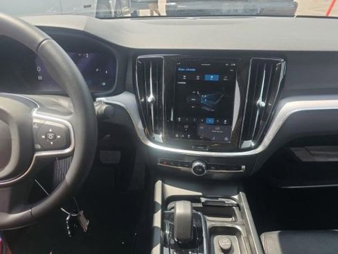 Used 2025 Volvo S60 B5 Core FWD image 6