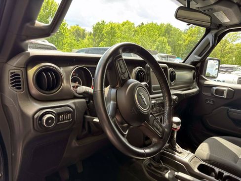 Used 2022 Jeep Wrangler Sport AWD/4WD image 7