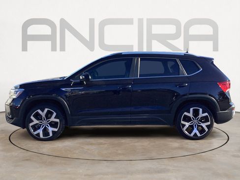 Used 2022 Volkswagen Taos SEL w/ Panoramic Sunroof Package image 11