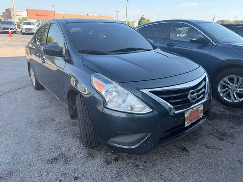 Used 2016 Nissan Versa S Plus FWD image 2