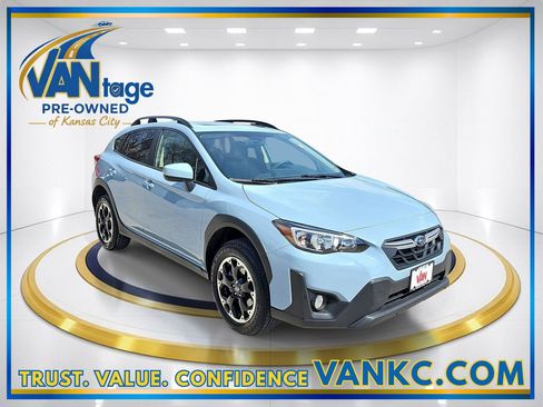 Used 2023 Subaru Crosstrek 2.0i Premium image 3