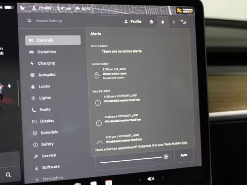 Used 2023 Tesla Model 3 Standard Range image 16