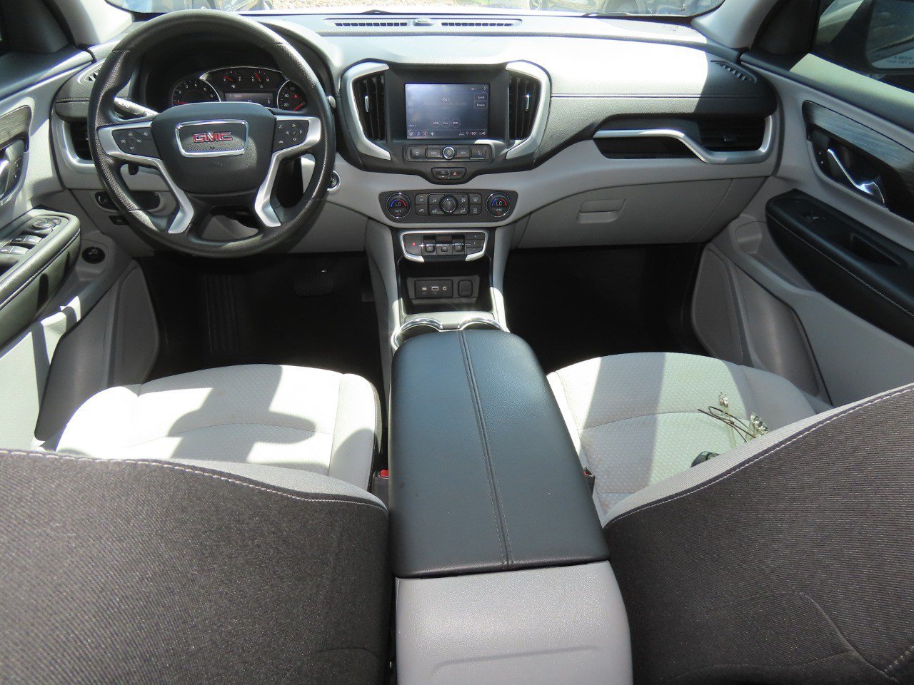 Used 2024 GMC Terrain SLE w/ Driver Convenience Package FWD image 24