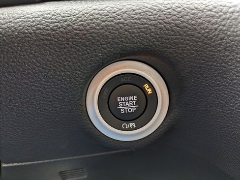 Certified 2026 Chrysler Pacifica Select w/ S Appearance Package image 27