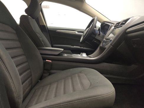 Used 2017 Ford Fusion SE w/ Fusion SE Technology Package FWD image 21