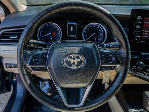 Used 2021 Toyota Camry LE FWD image 15