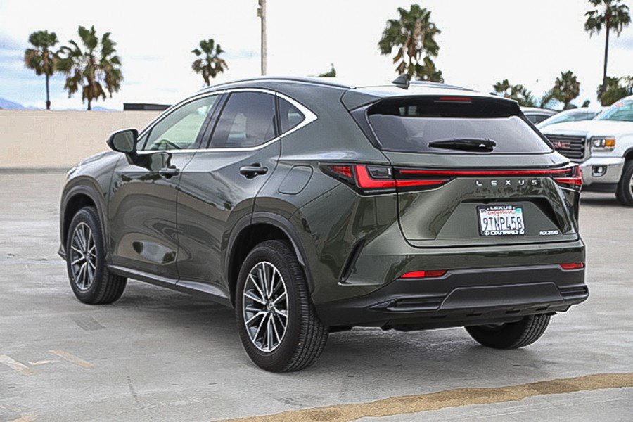 Used 2025 Lexus NX 250 FWD w/ Accessory Package (2T) image 5