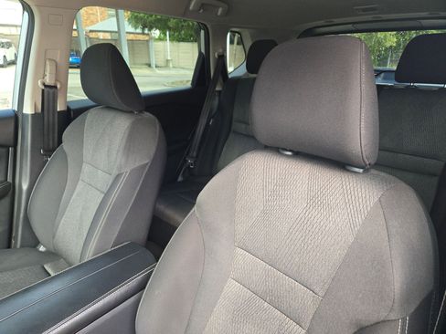 Certified 2025 Nissan Rogue SV FWD image 9