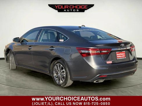 Used 2018 Toyota Avalon XLE image 3