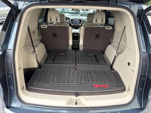 Used 2019 GMC Acadia Denali w/ Technology Package FWD image 12