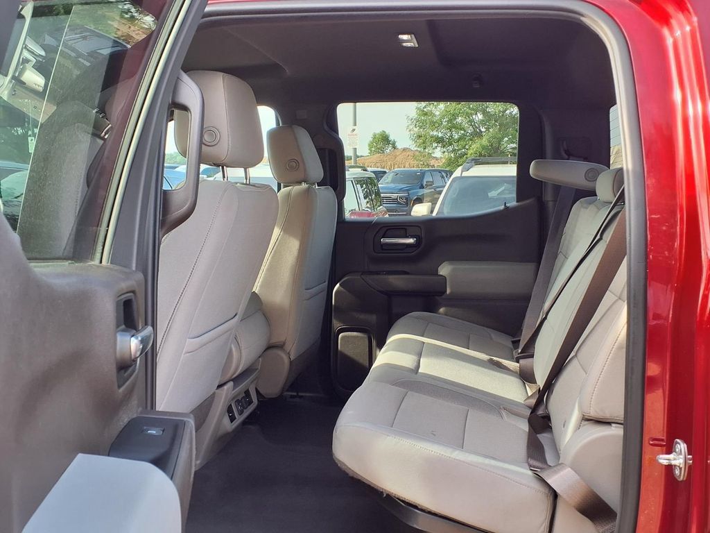 Used 2022 Chevrolet Silverado 1500 LT AWD/4WD image 10