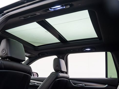 Certified 2023 Cadillac XT6 Luxury w/ LPO, Floor Liner Package image 21