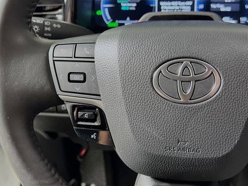 Used 2025 Toyota Camry XLE w/ Premium Plus Package image 19