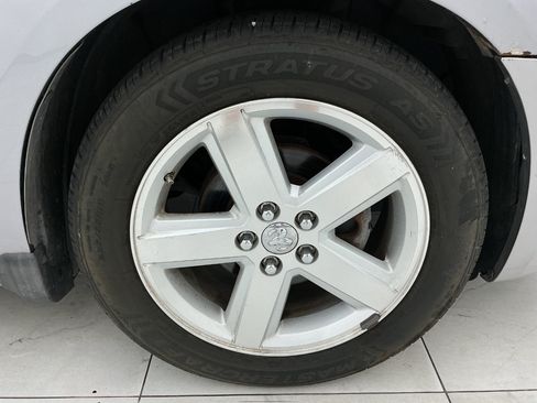 Used 2014 Chrysler 200 LX FWD image 19