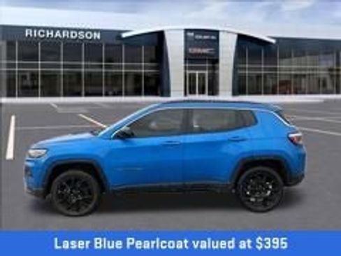 Used 2022 Jeep Compass Latitude AWD/4WD image 2