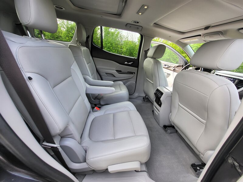 Used 2018 GMC Acadia SLT w/ LPO, Floor Liner Package FWD image 27