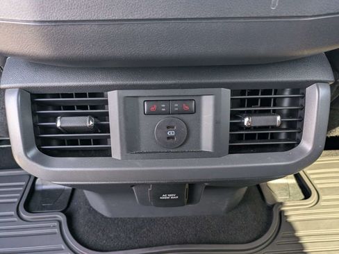 Used 2025 Ford F150 Lariat w/ Equipment Group 502A High AWD/4WD image 15