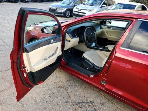 Used 2015 Hyundai Sonata SE image 13