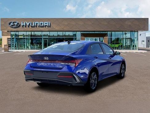 New 2026 Hyundai Elantra Sport image 7