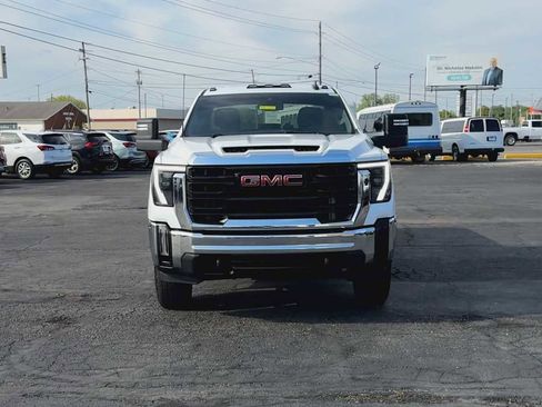 Certified 2024 GMC Sierra 2500 Pro w/ Convenience Package AWD/4WD image 3