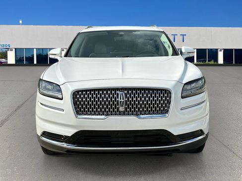 Used 2022 Lincoln Nautilus FWD w/ Premium Package image 2