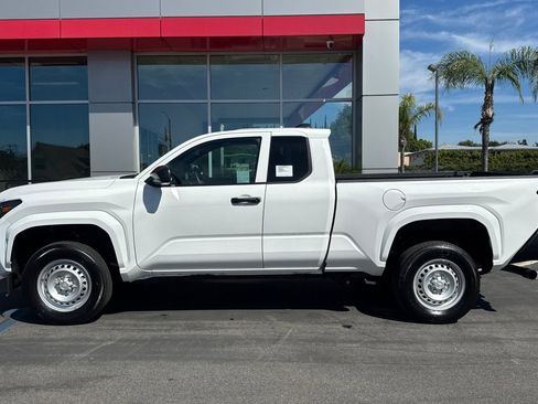 Certified 2025 Toyota Tacoma SR image 9