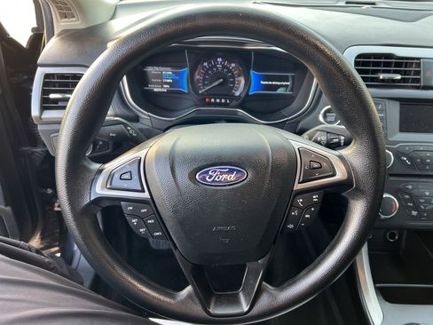 Used 2018 Ford Fusion SE image 17