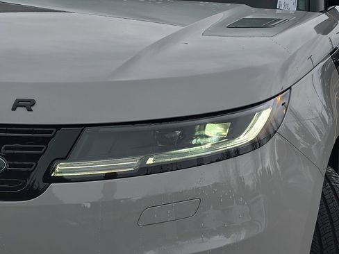 New 2025 Land Rover Range Rover Sport Dynamic SE AWD/4WD image 33