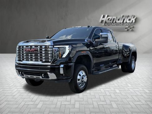 Used 2025 GMC Sierra 3500 Denali AWD/4WD image 5
