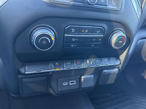 Used 2021 Chevrolet Silverado 1500 Custom image 24