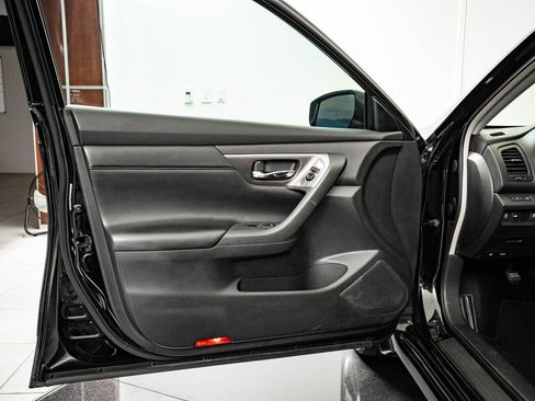 Used 2013 Nissan Altima 3.5 SL image 26