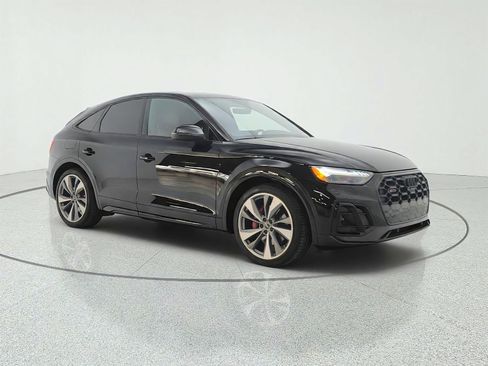 Used 2024 Audi SQ5 Prestige w/ Prestige Package AWD/4WD image 3