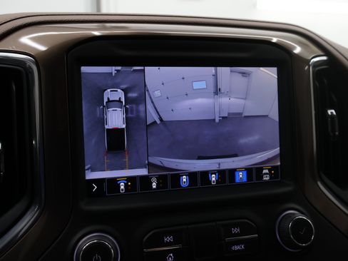 Used 2022 Chevrolet Silverado 3500 High Country w/ Safety Package II AWD/4WD image 17