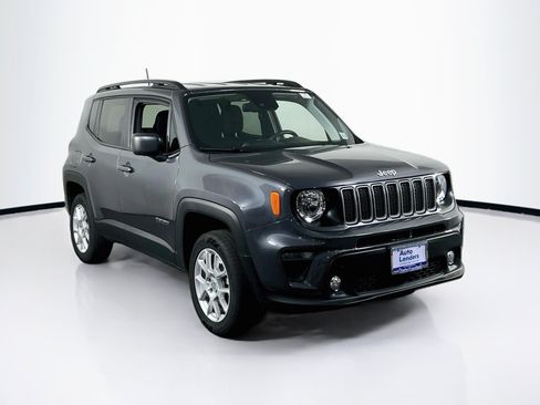 Used 2023 Jeep Renegade Latitude w/ Premium Group AWD/4WD image 3