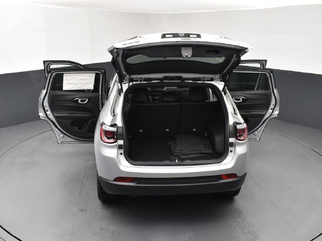 New 2026 Jeep Compass Latitude AWD/4WD image 29