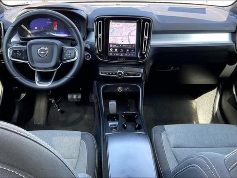 Used 2024 Volvo XC40 B5 Core AWD/4WD image 14