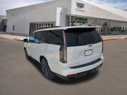 Used 2022 Cadillac Escalade Sport w/ Touring Package AWD/4WD image 4