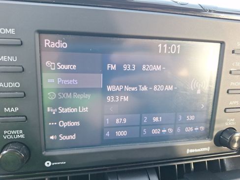 Used 2021 Toyota RAV4 XLE image 25