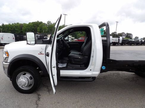 Used 2022 RAM 4500 Tradesman RWD image 13