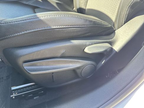 Used 2024 Jeep Compass Latitude image 21