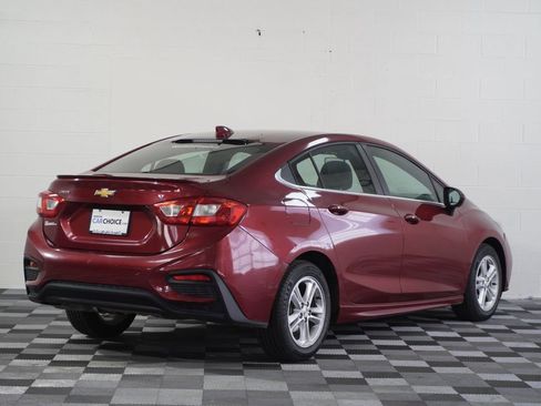 Used 2017 Chevrolet Cruze LT w/ Sun And Sound Package FWD image 6